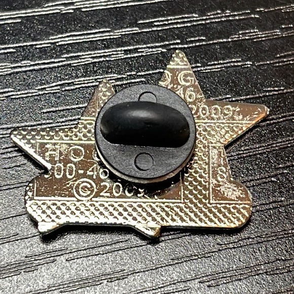 🆕 Walmart We Are Cashier Stars Pin - Picture 3 of 3